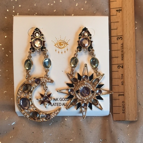 Brand New 14K Gold Plated Alloy Sun & Star Dangly Drop Earrings - Picture 3 of 9